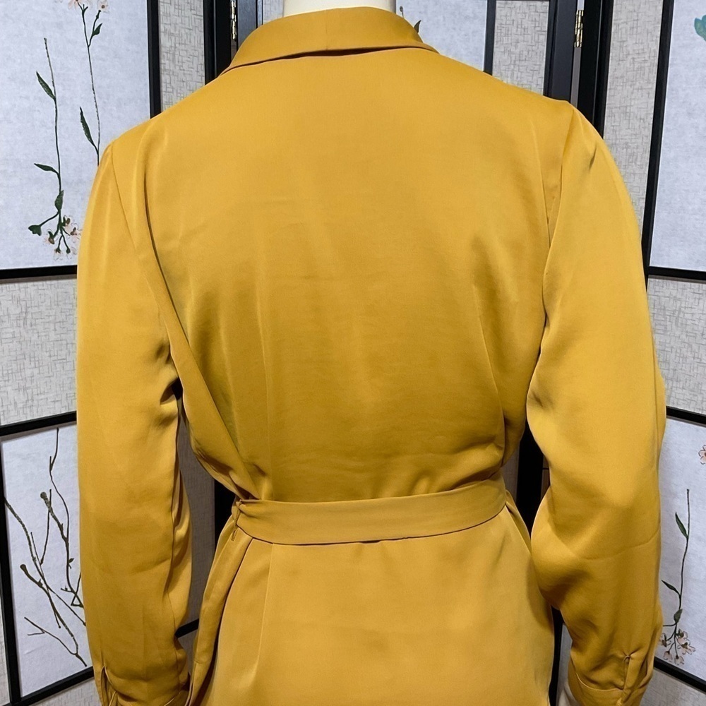 G by Giuliana Double Breasted Gold Blouse with Self Belt - Picture 3 of 7